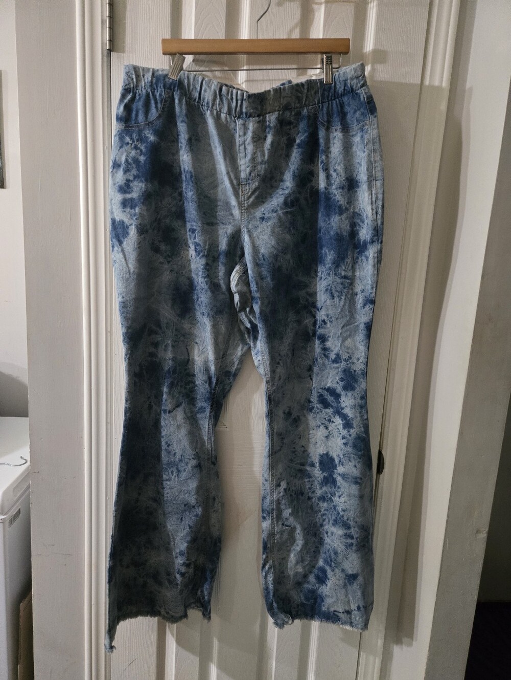 Nwt 20w Cato flare jeggings